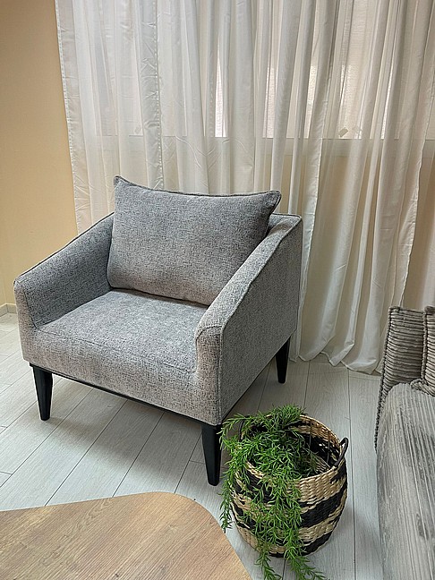 כורסא מעוצבת בריפוד בד לורין יוקרתי במגוון צבעים - דגם דונה  כורסא מעוצבת בריפוד בד לורין יוקרתי במגוון צבעים - דגם דונה